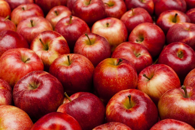 Close-up de mere roșii de gală regală