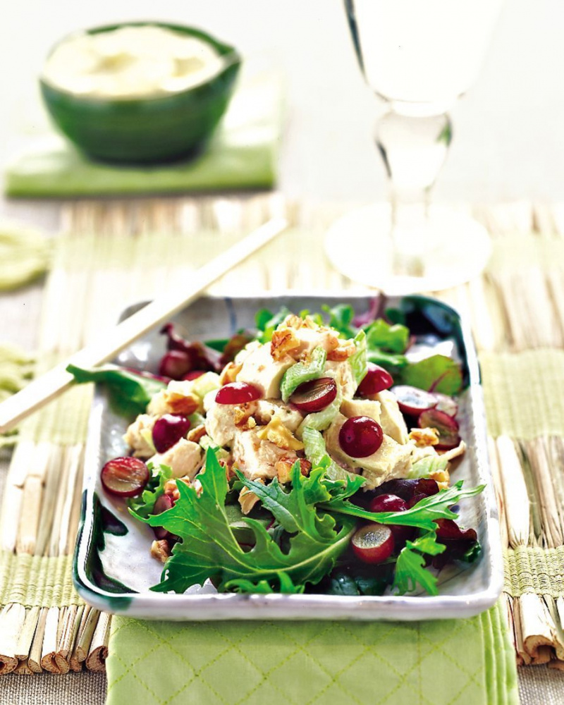 Kalorienarme Salate - Asian Chicken and Walnut Salad