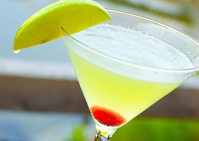 Um martini de maçã é uma ótima opção para sua taça neste verão