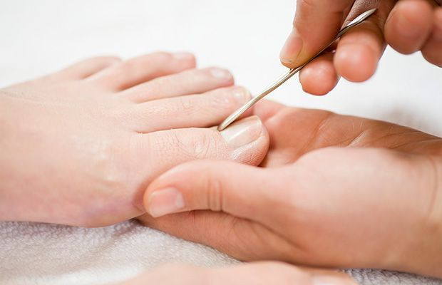 stop med at skære neglebånd for at forhindre svamp